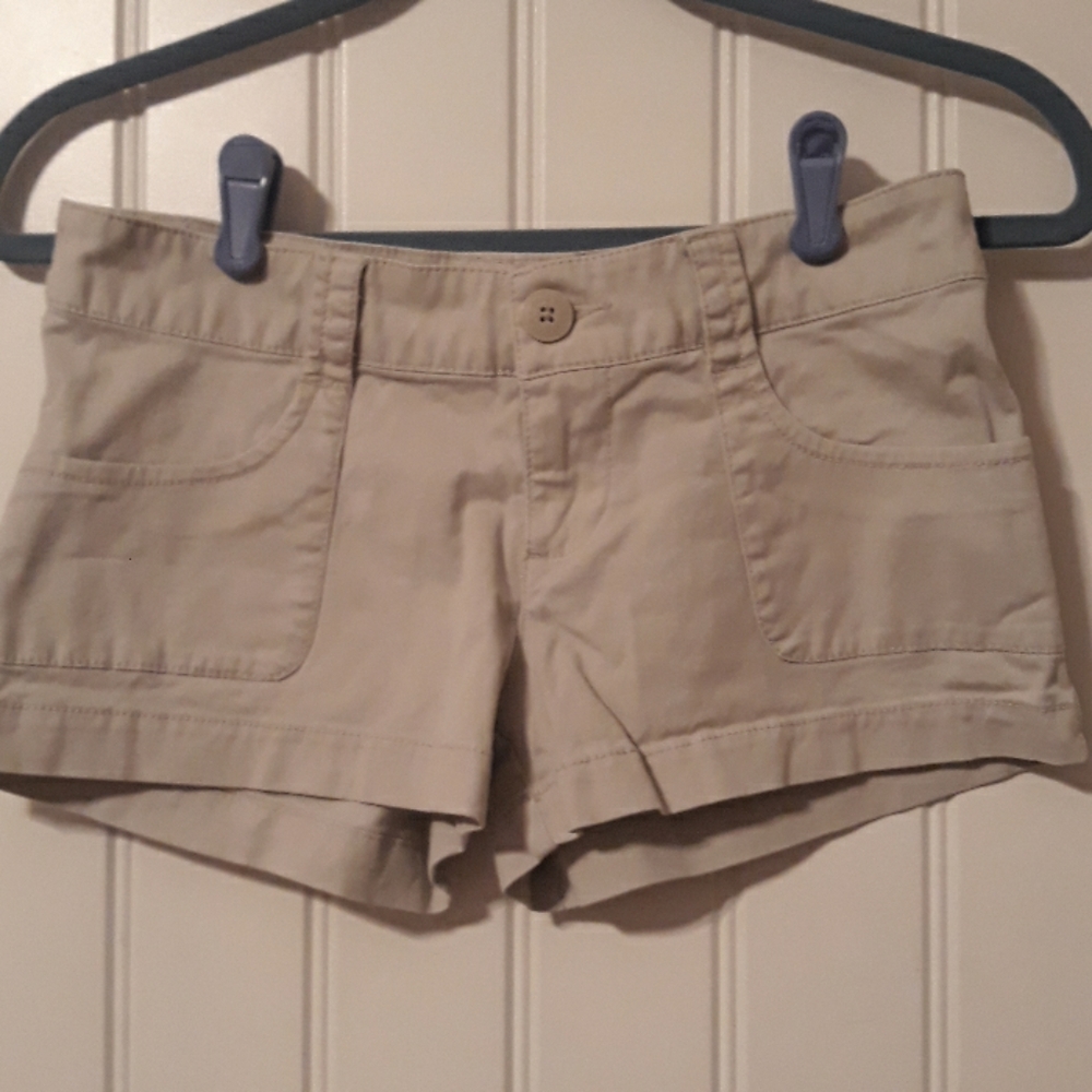 Mossimo khaki shorts